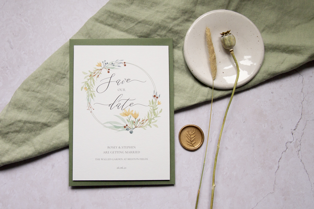 Ellie-and-Liv-Everthing-you-need-to-know-about-Save-the-Date-cards