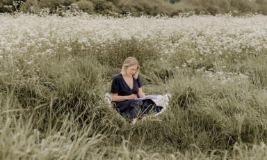 Simone Carr fine line illustrator and designer. Fine line illustrations and watercolour designs