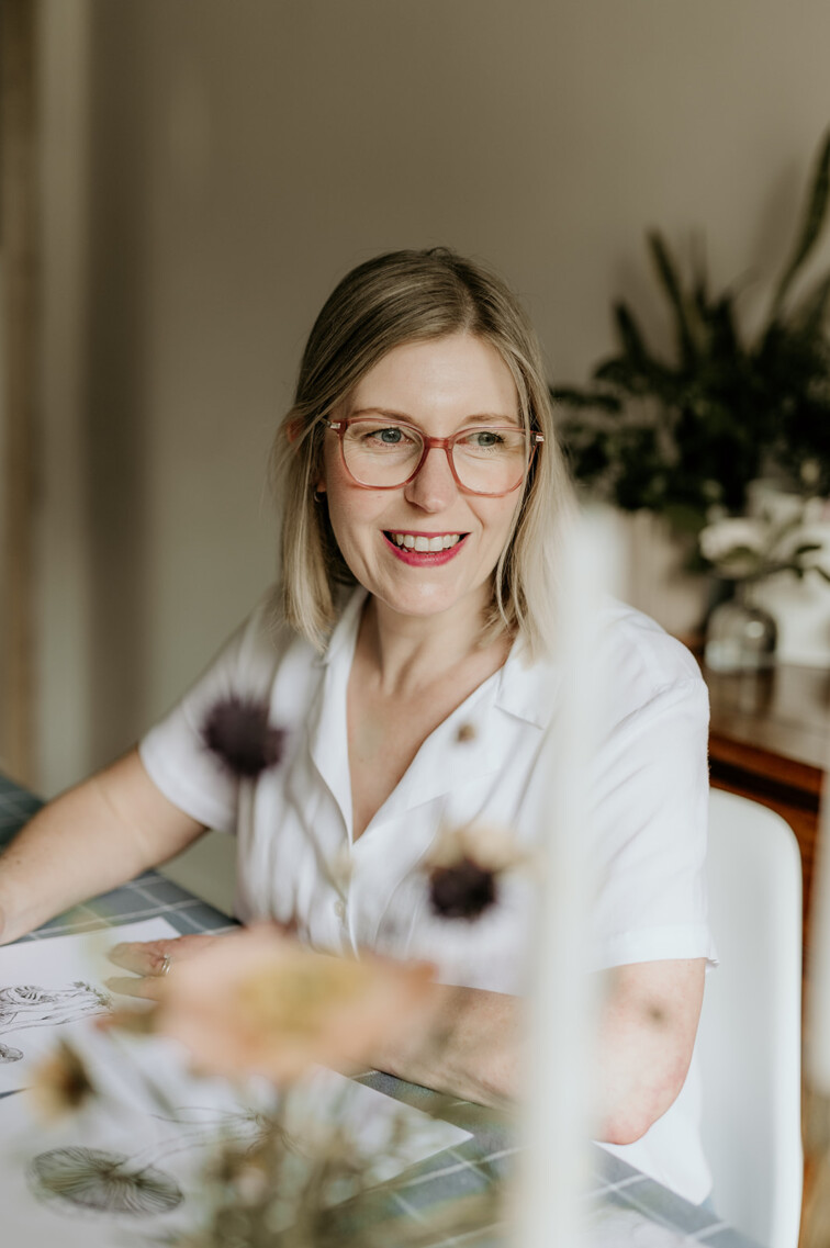 Simone Carr Illustrator, artist and designer at Ellie and Liv Fine line artist